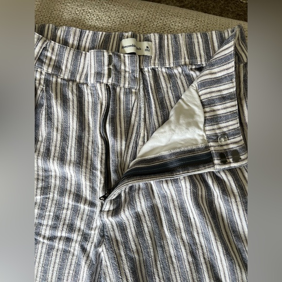 Abercrombie & Fitch Striped Wide Leg Pants - Picture 4 of 5